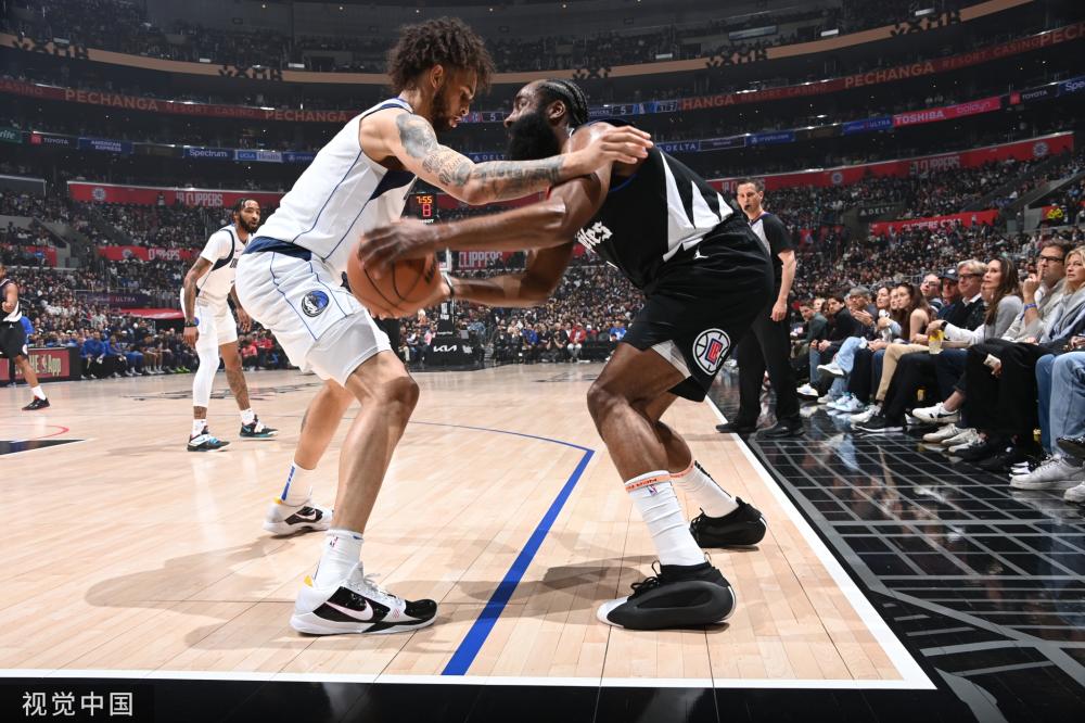 在困境中闪 在困境中闪