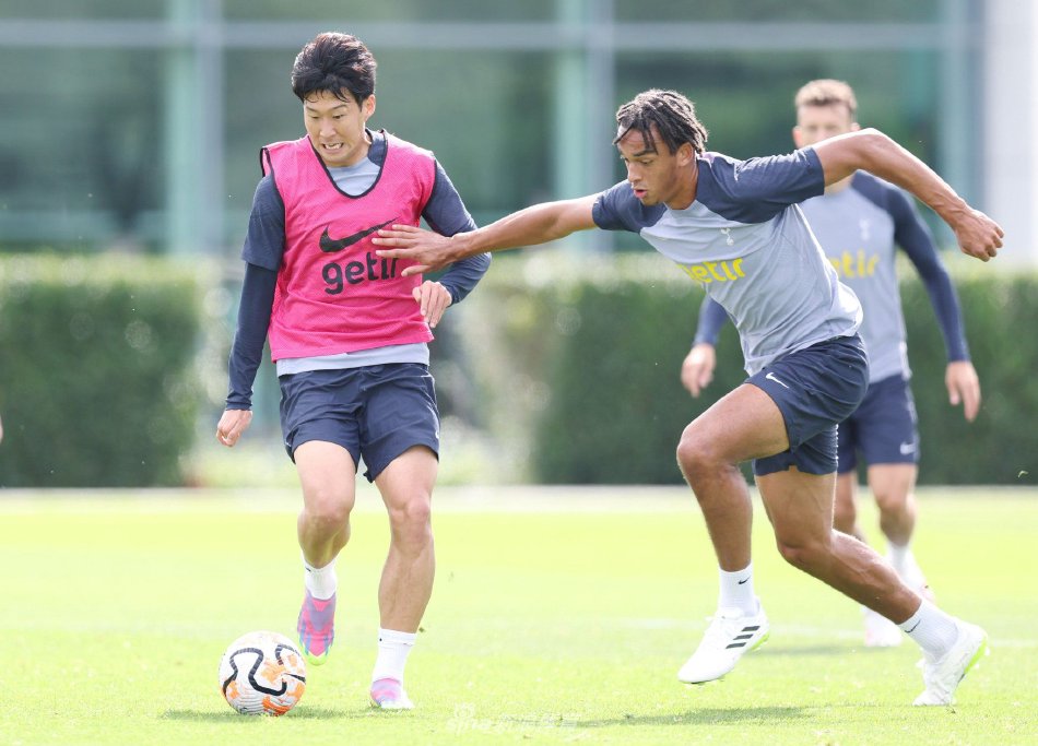 的表现同样 的表现同样